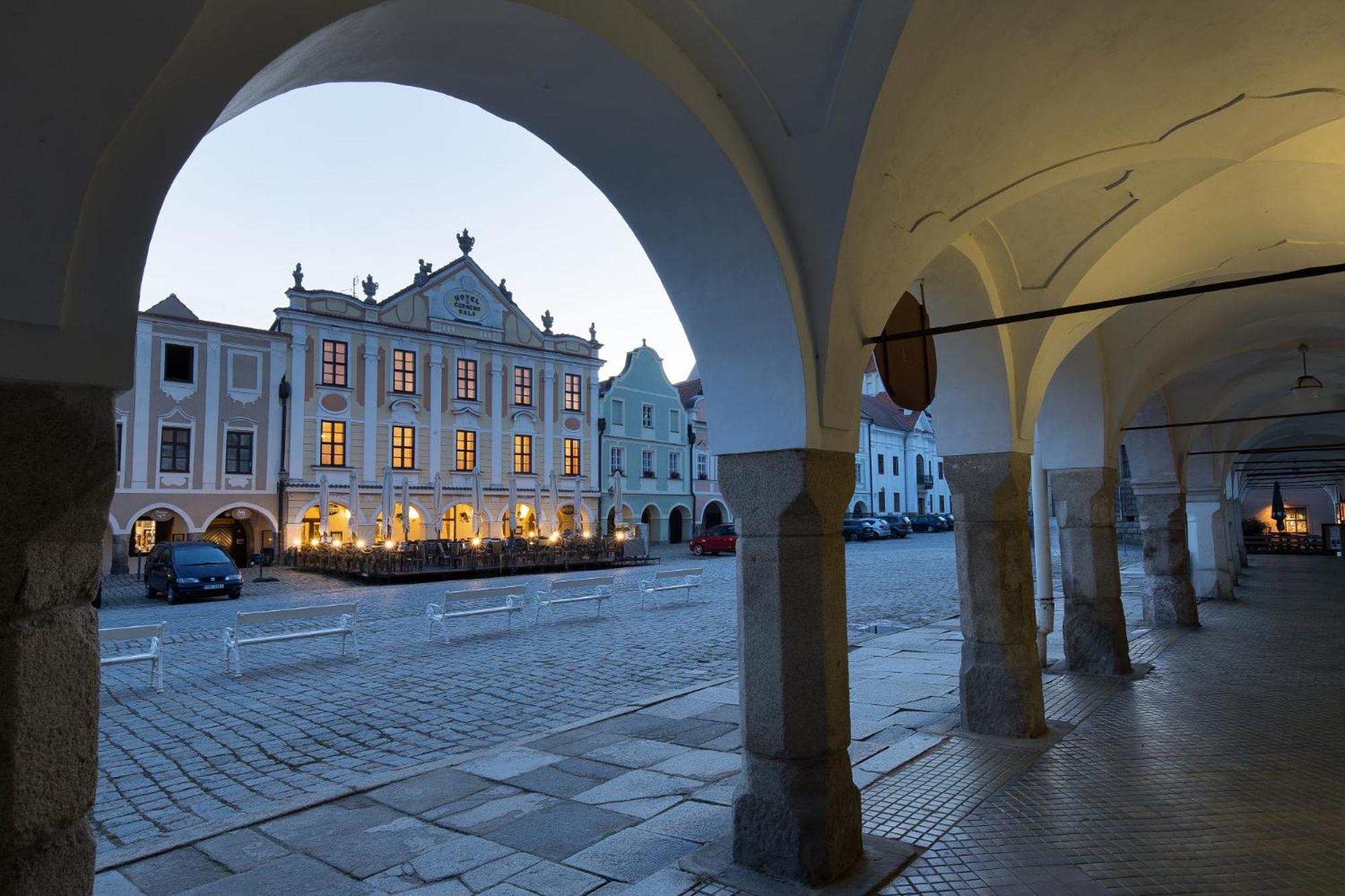 Hotel U Cerneho Orla Telč المظهر الخارجي الصورة
