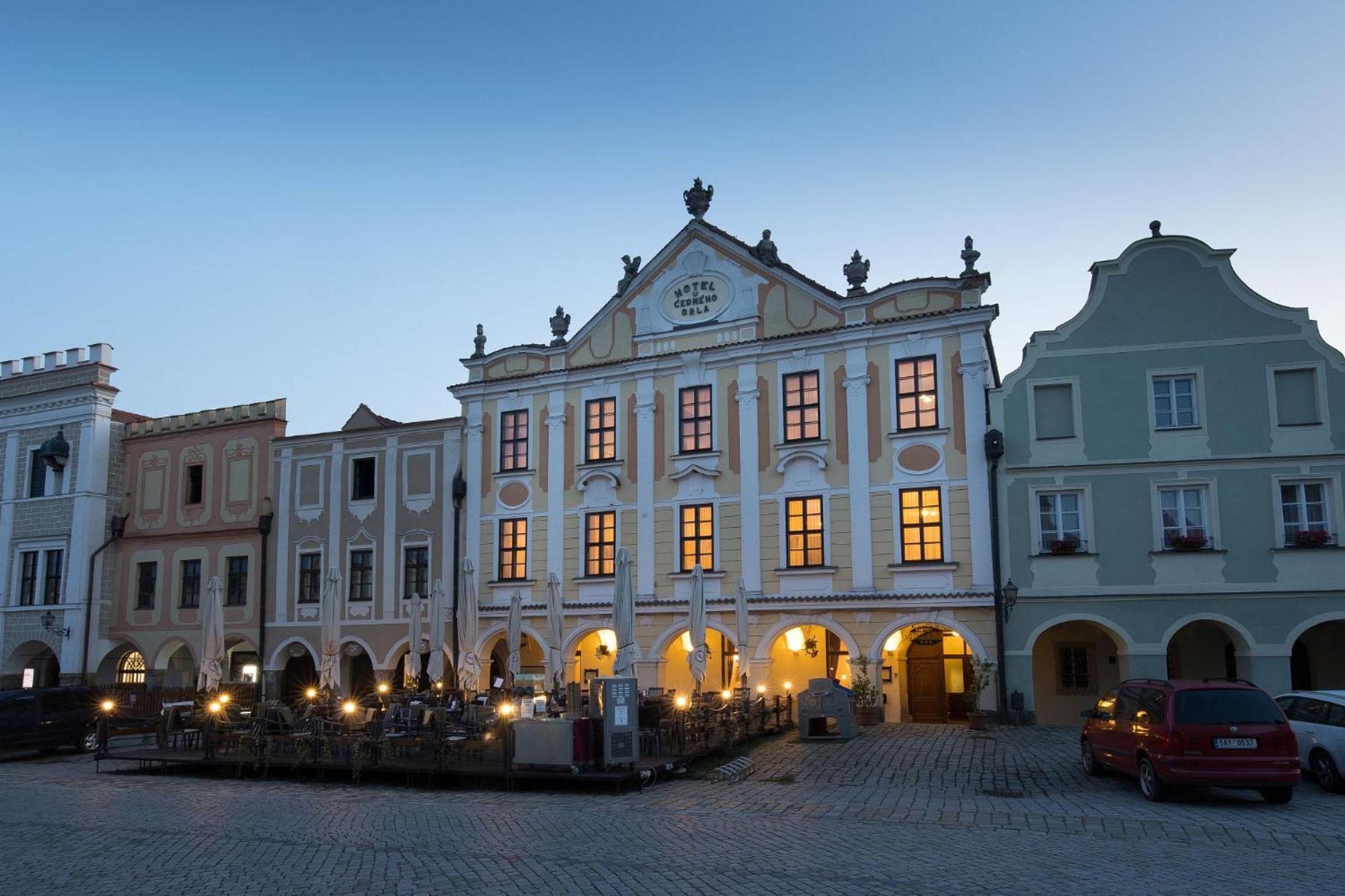 Hotel U Cerneho Orla Telč المظهر الخارجي الصورة
