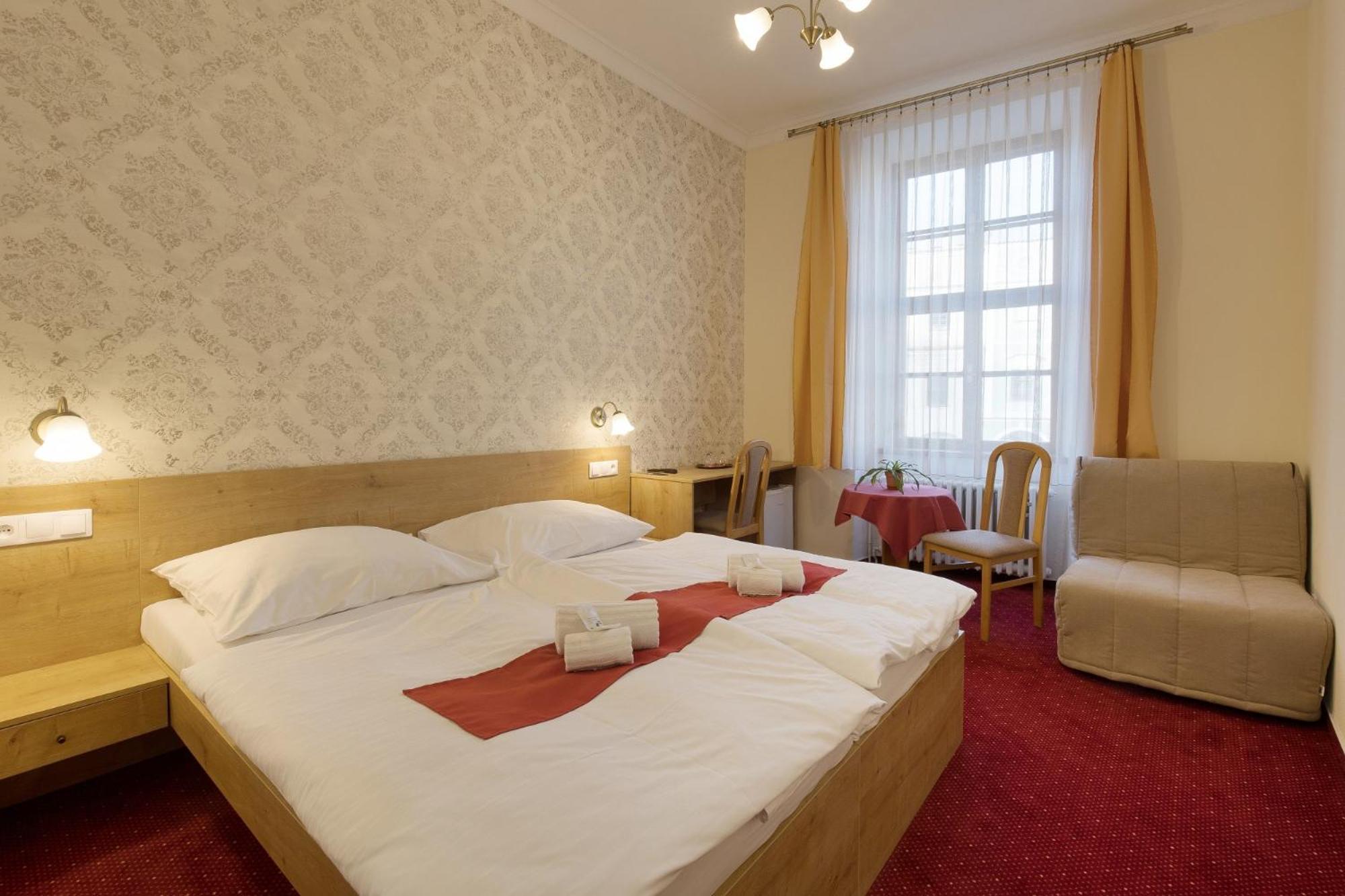 Hotel U Cerneho Orla Telč المظهر الخارجي الصورة